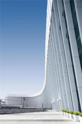 蓮塘口岸新標桿 廣田集團以精湛幕墻工程鑄就邊關新名片